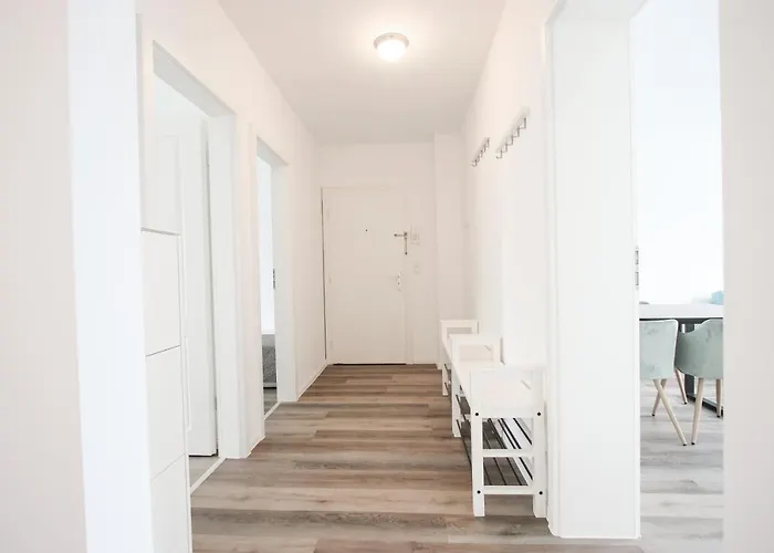 Zentrale Mit 3 Schlafzimmer Fuer Bis Zu 9 Personen Appartement Hamburg-Harburg