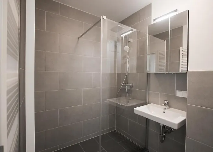 Zentrale Mit 3 Schlafzimmer Fuer Bis Zu 9 Personen Appartement *